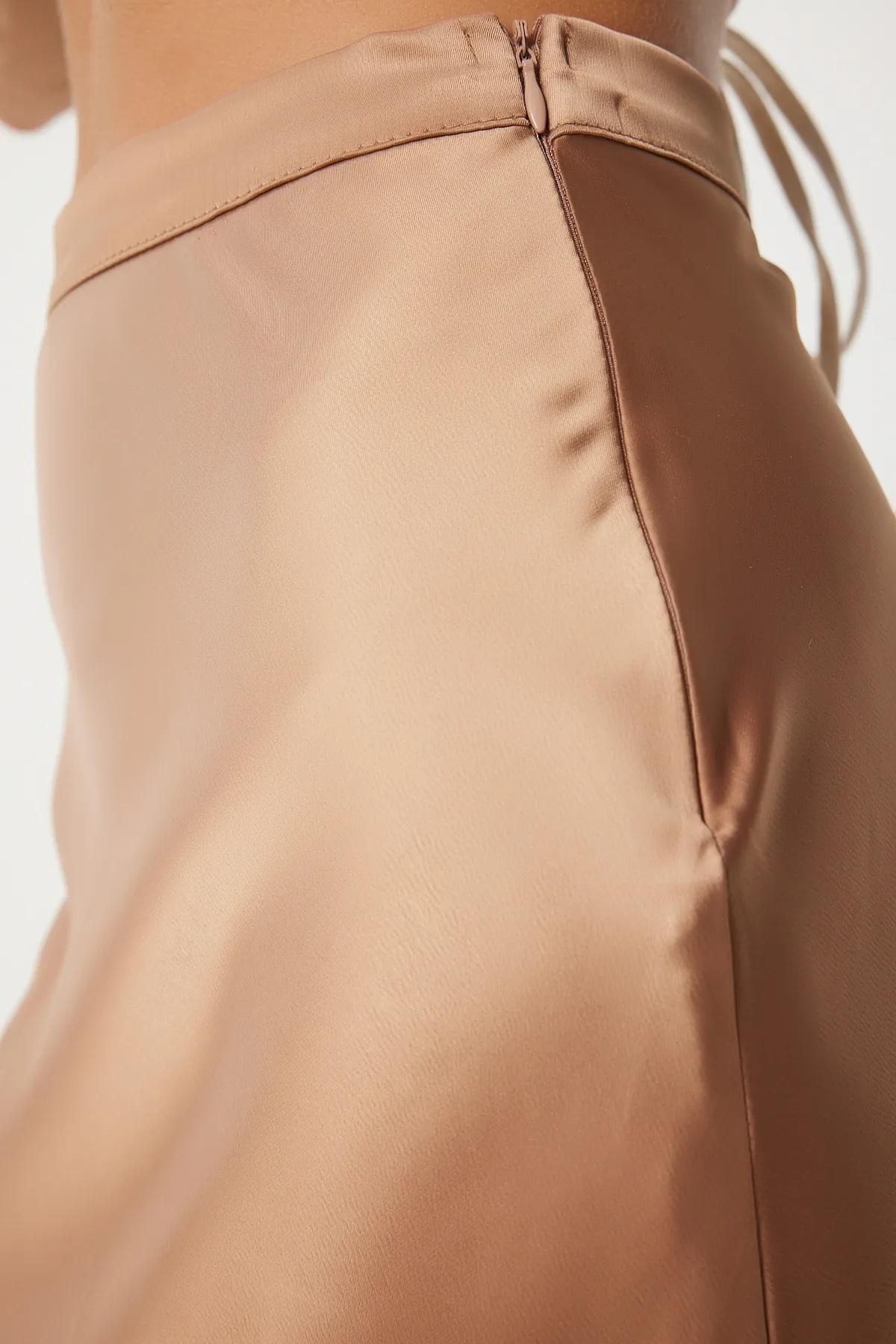 Satin Surface Skirt - Image 2